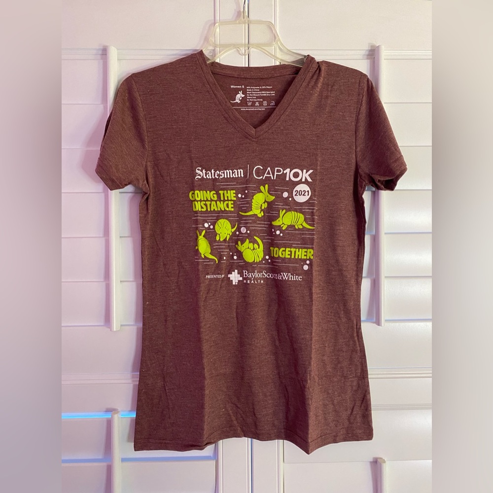 Austin Statesman Cap 10K Ladies V-neck race shirt, 2021